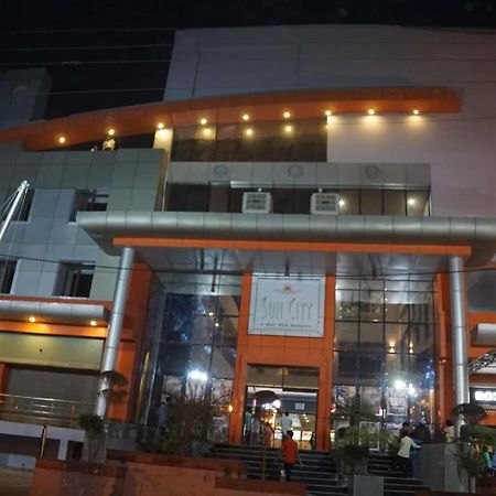 Hotel Suncity & Restaurant Hisār Exteriör bild