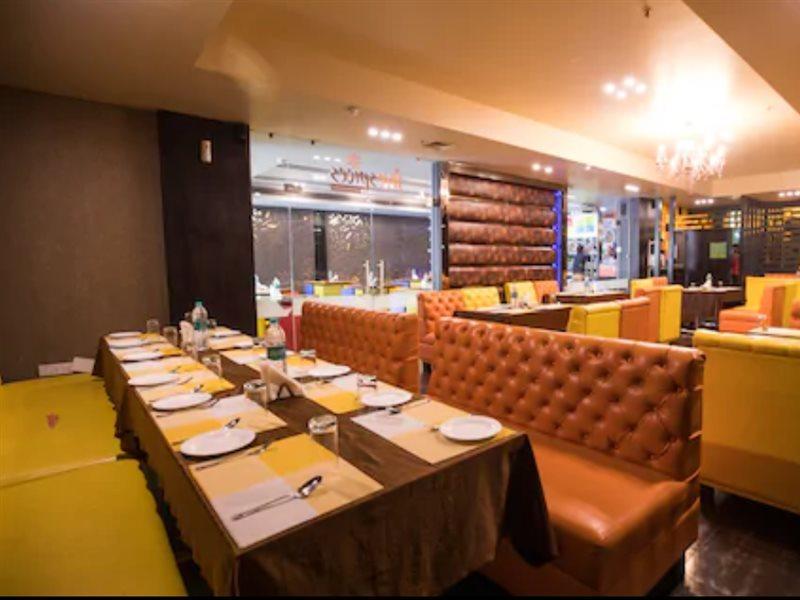 Hotel Suncity & Restaurant Hisār Exteriör bild